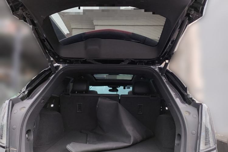 Used Cadillac XT5 2022 2.0T Four-Wheel Drive Luxury Version (Hummingbird Edition) Trunk