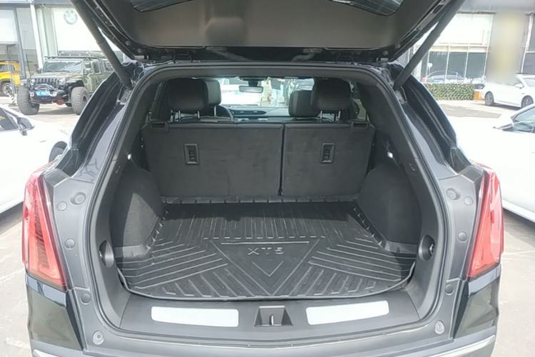 Used Cadillac XT5 2022 2.0T Two-Wheel Drive Luxury Version Trunk