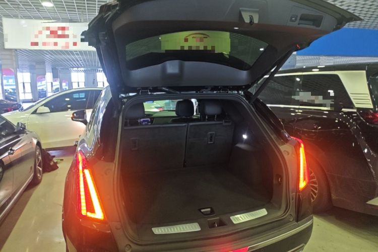 Used Cadillac XT5 2022 2.0T Four-Wheel Drive Luxury Version Trunk