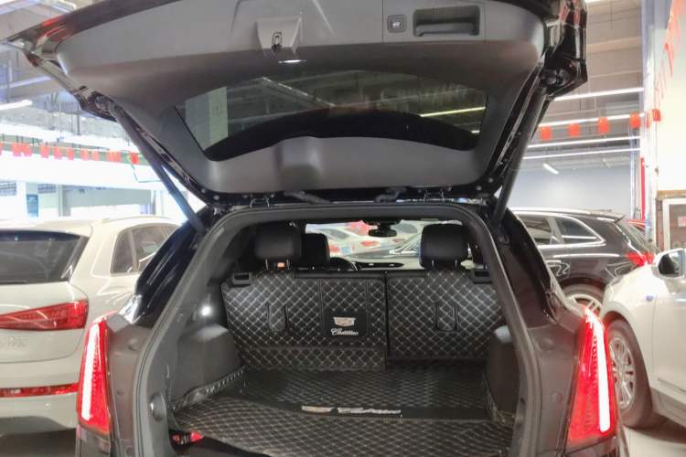 Used Cadillac XT5 2022 2.0T Two-Wheel Drive Luxury Version Trunk