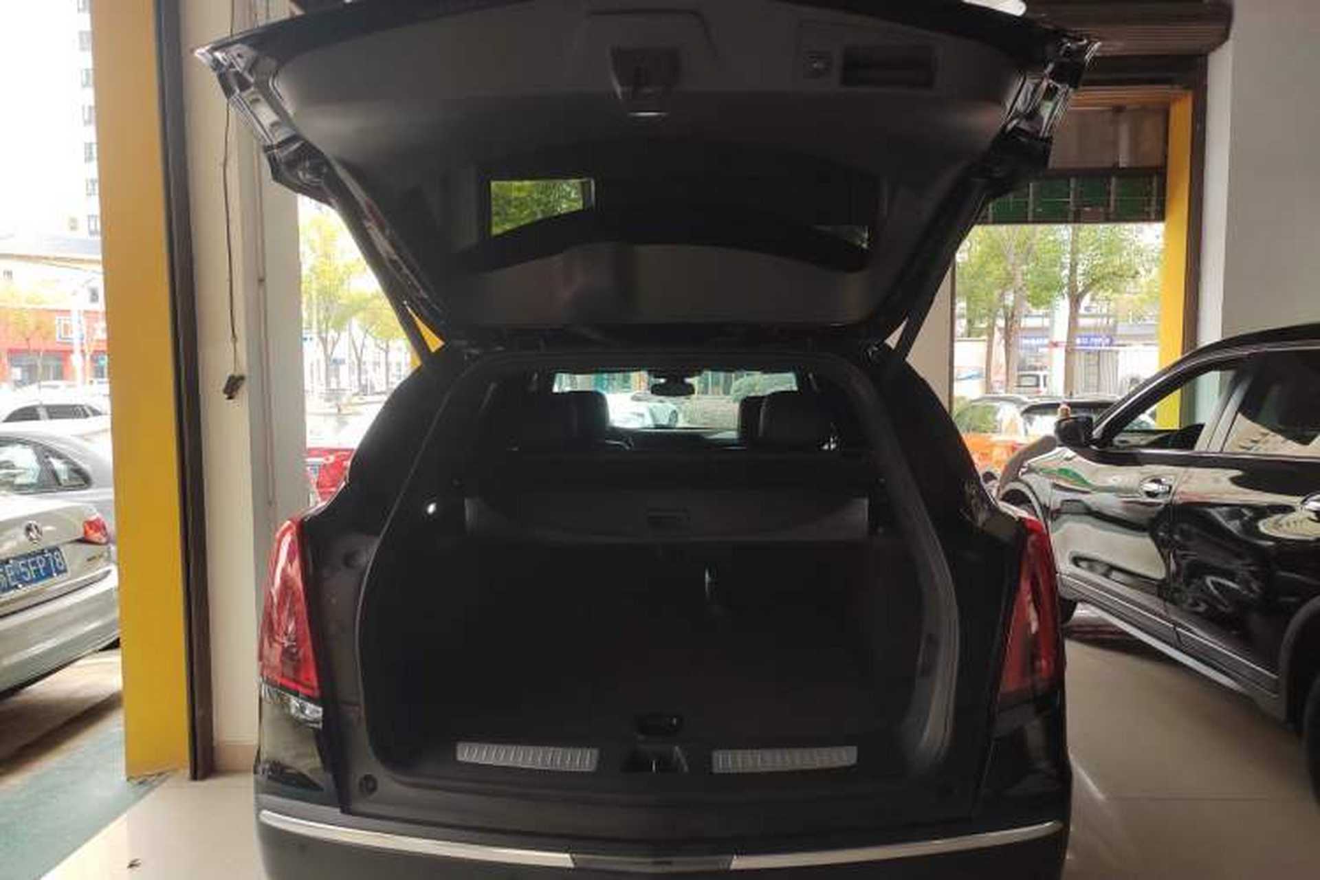 Used Cadillac XT5 2022 2.0T Two-Wheel Drive Luxury Version Trunk