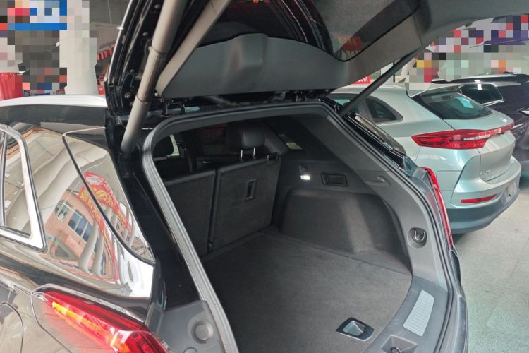 Used Cadillac XT5 2022 2.0T Two-Wheel Drive Luxury Version Trunk