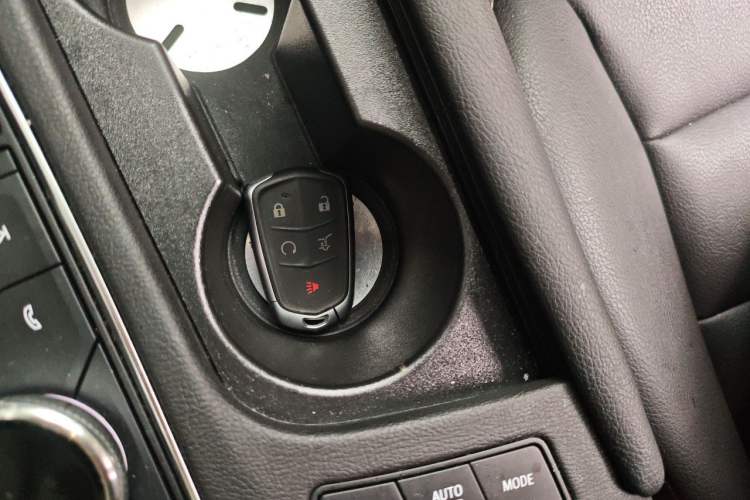 Used Cadillac XT5 2022 2.0T Two-Wheel Drive Luxury Version Vehicle Key