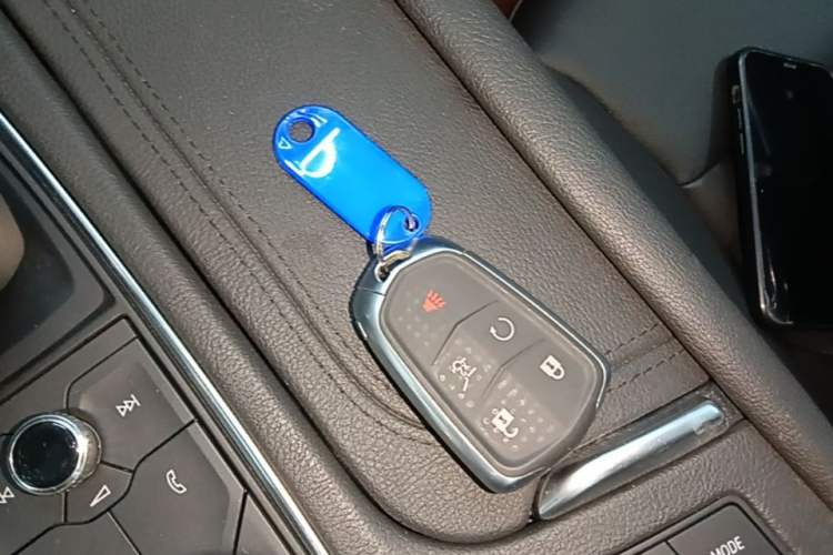 Used Cadillac XT5 2022 2.0T Two-Wheel Drive Luxury Version Vehicle Key