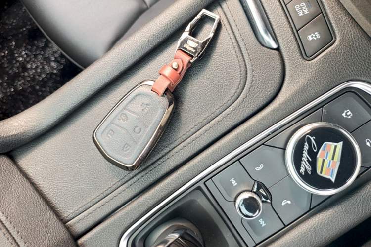 Used Cadillac XT5 2022 2.0T Two-Wheel Drive Luxury Version Vehicle Key