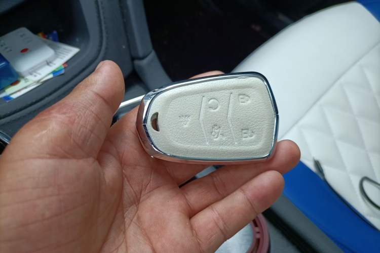 Used Cadillac XT5 2022 2.0T Two-Wheel Drive Luxury Version Vehicle Key