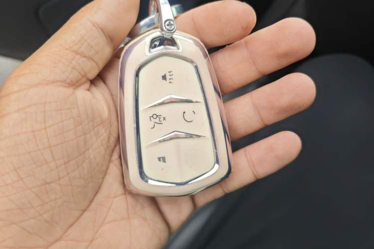 Used Cadillac XT5 2022 2.0T Two-Wheel Drive Luxury Version Vehicle Key