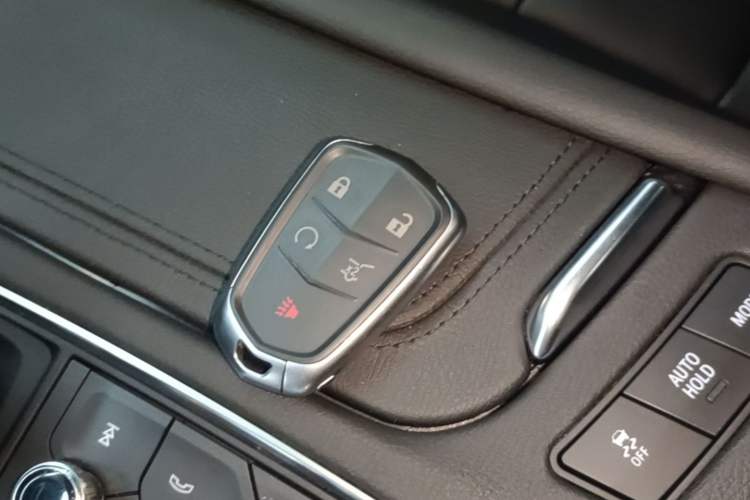 Used Cadillac XT5 2022 2.0T Two-Wheel Drive Luxury Version Vehicle Key