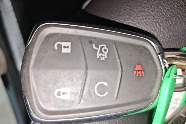 Used Cadillac XT5 2022 2.0T Two-Wheel Drive Luxury Version Vehicle Key