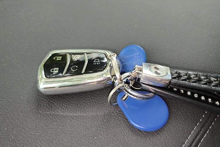 Used Cadillac XT5 2022 2.0T Two-Wheel Drive Luxury Version Vehicle Key