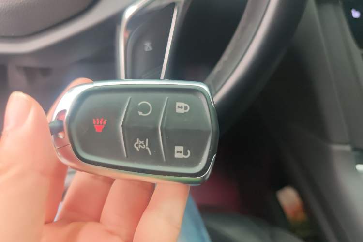Used Cadillac XT5 2022 2.0T Two-Wheel Drive Luxury Version Vehicle Key