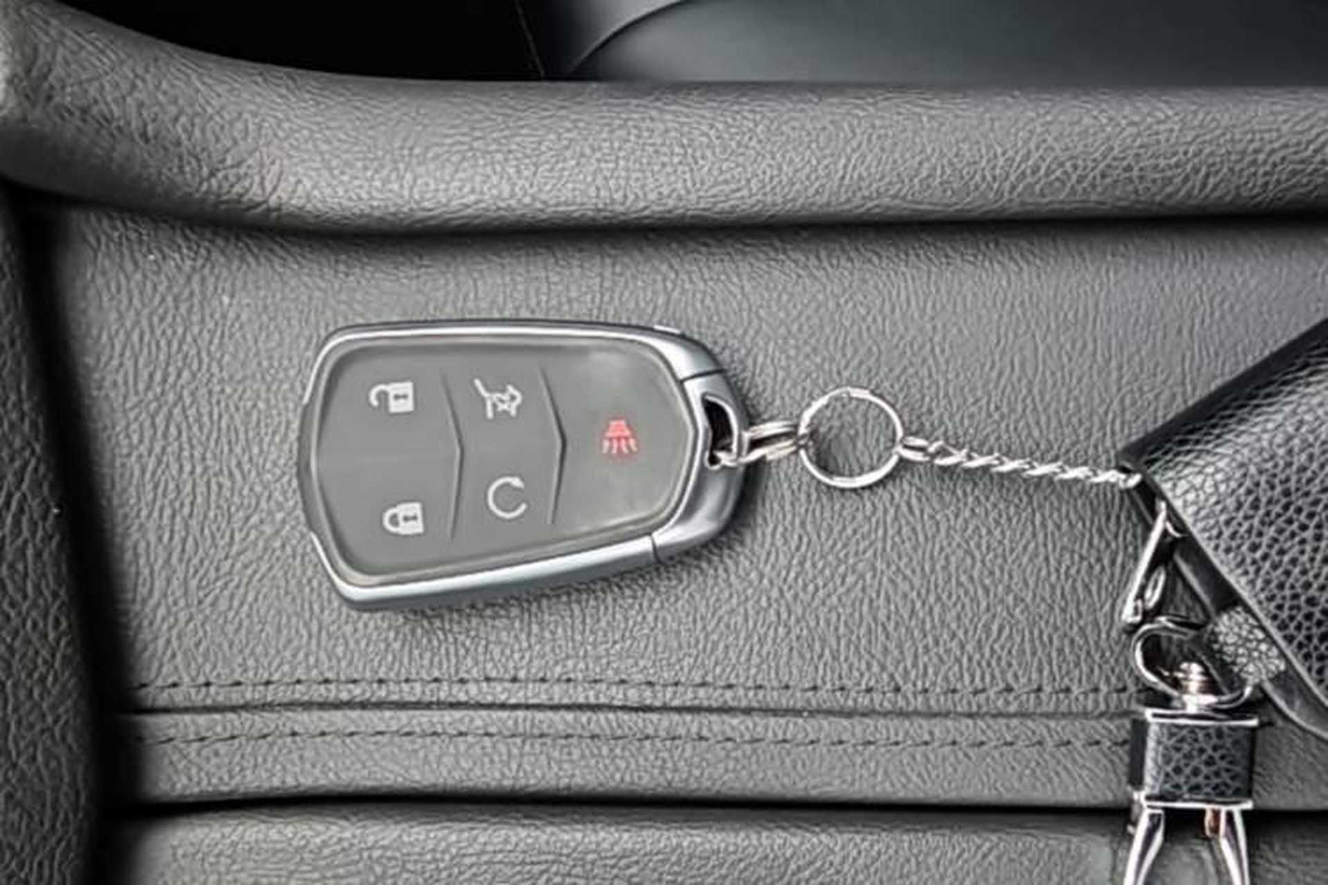 Used Cadillac XT5 2022 2.0T Two-Wheel Drive Luxury Version Vehicle Key