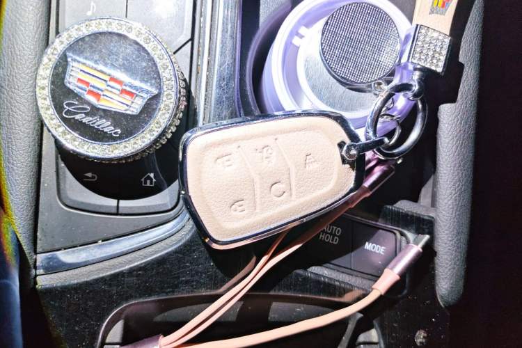 Used Cadillac XT5 2022 2.0T Two-Wheel Drive Luxury Version Vehicle Key