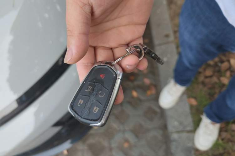 Used Cadillac XT5 2022 2.0T Two-Wheel Drive Luxury Version Vehicle Key
