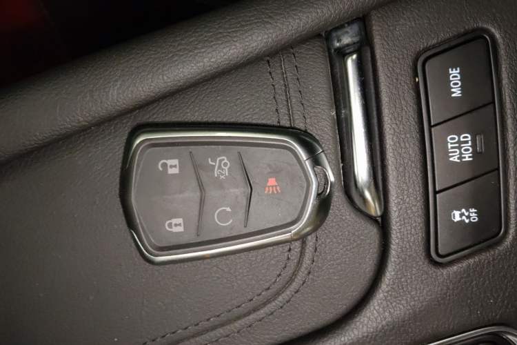 Used Cadillac XT5 2022 2.0T Two-Wheel Drive Luxury Version Vehicle Key