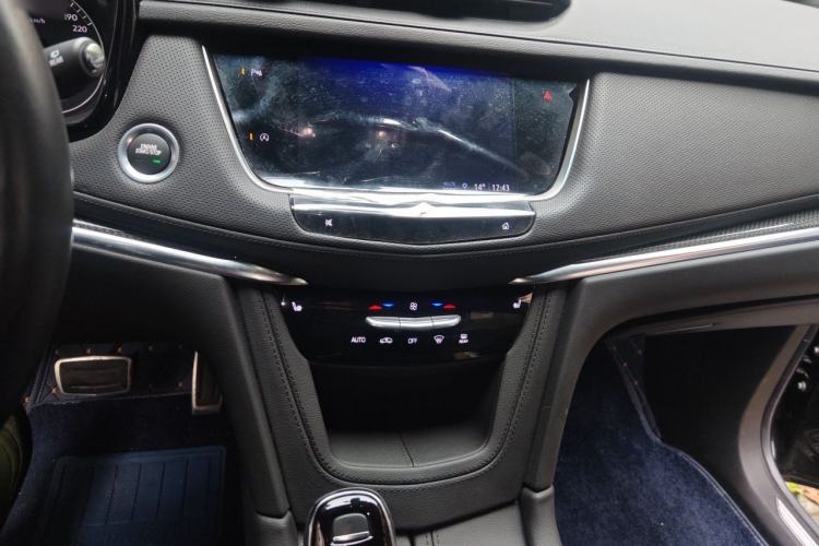 Used Cadillac XT5 2022 2.0T Four-Wheel Drive Luxury Version (Hummingbird Edition) Audio And AC Panel