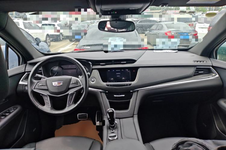 Used Cadillac XT5 2022 2.0T Four-Wheel Drive Luxury Version (Hummingbird Edition) Center Console