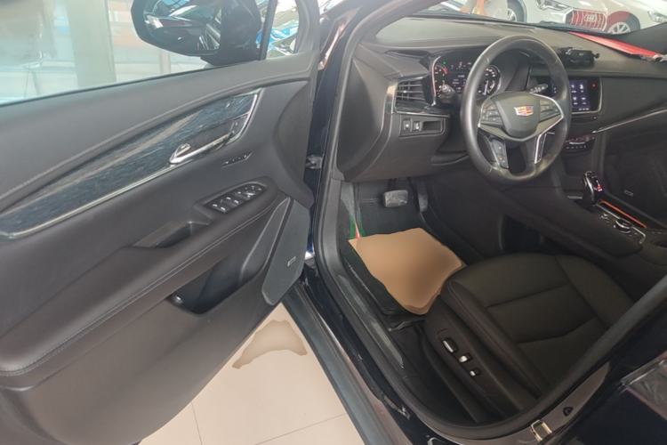 Used Cadillac XT5 2022 2.0T Two-Wheel Drive Luxury Version Driver Seat