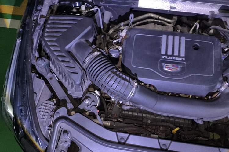 Used Cadillac XT5 2022 2.0T Four-Wheel Drive Luxury Version (Hummingbird Edition) Engine Bay Right