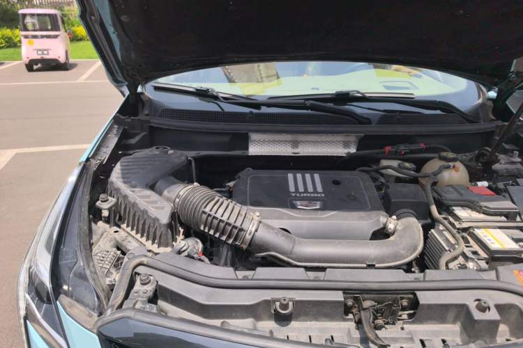 Used Cadillac XT5 2022 2.0T Four-Wheel Drive Platinum Edition Engine Bay Right