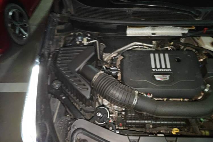 Used Cadillac XT5 2022 2.0T Two-Wheel Drive Luxury Version Engine Bay Right
