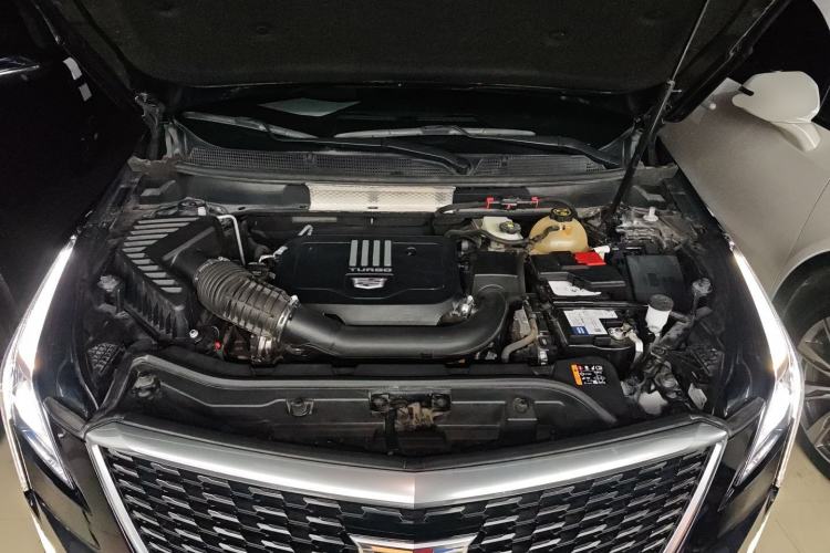 Used Cadillac XT5 2022 2.0T Two-Wheel Drive Luxury Version Engine Bay