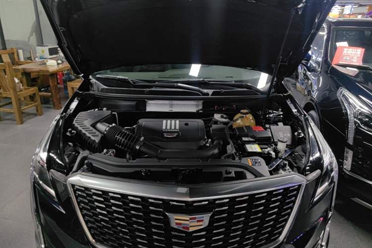 Used Cadillac XT5 2022 2.0T Two-Wheel Drive Luxury Version Engine Bay