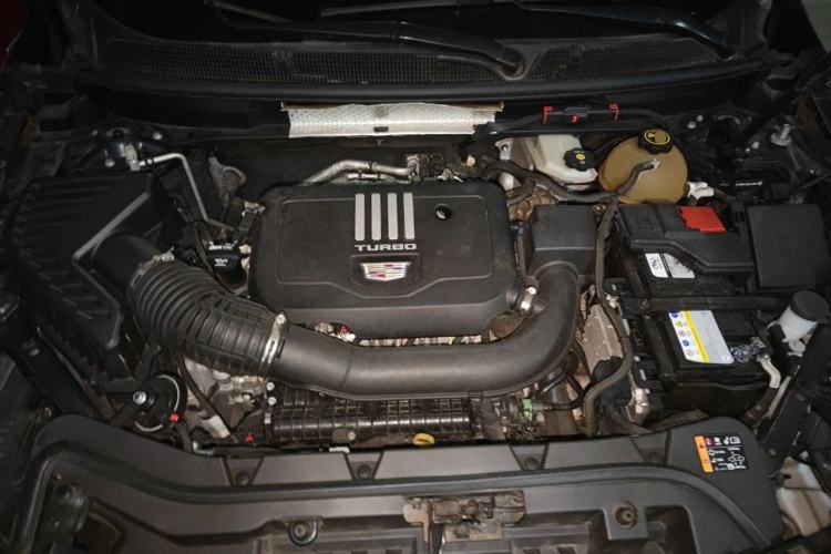 Used Cadillac XT5 2022 2.0T Two-Wheel Drive Luxury Version Engine Bay