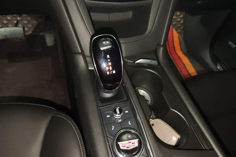 Used Cadillac XT5 2022 2.0T Two-Wheel Drive Luxury Version Gear Lever