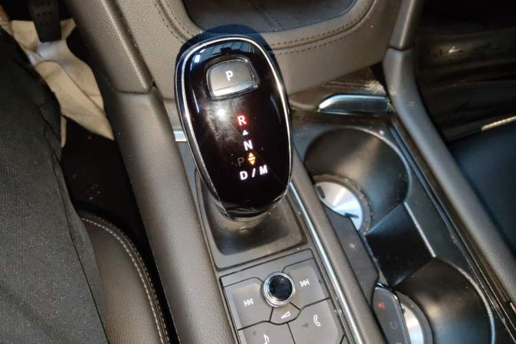 Used Cadillac XT5 2022 2.0T Two-Wheel Drive Luxury Version Gear Lever