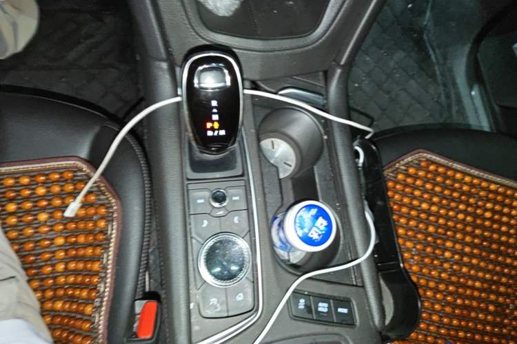 Used Cadillac XT5 2022 2.0T Two-Wheel Drive Luxury Version Gear Lever