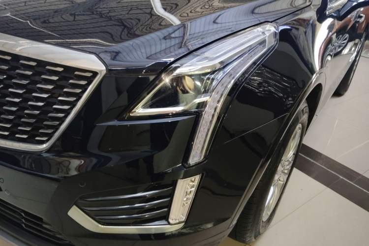 Used Cadillac XT5 2022 2.0T Two-Wheel Drive Luxury Version Left Front Headlight