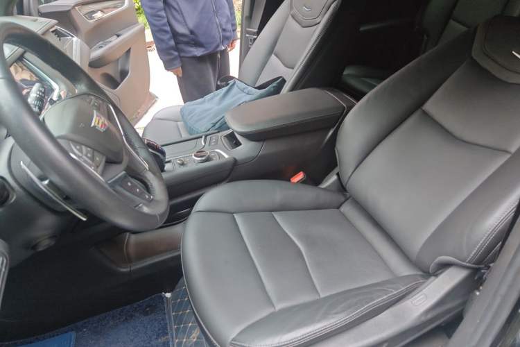 Used Cadillac XT5 2022 2.0T Four-Wheel Drive Luxury Version (Hummingbird Edition) Left Front Seat
