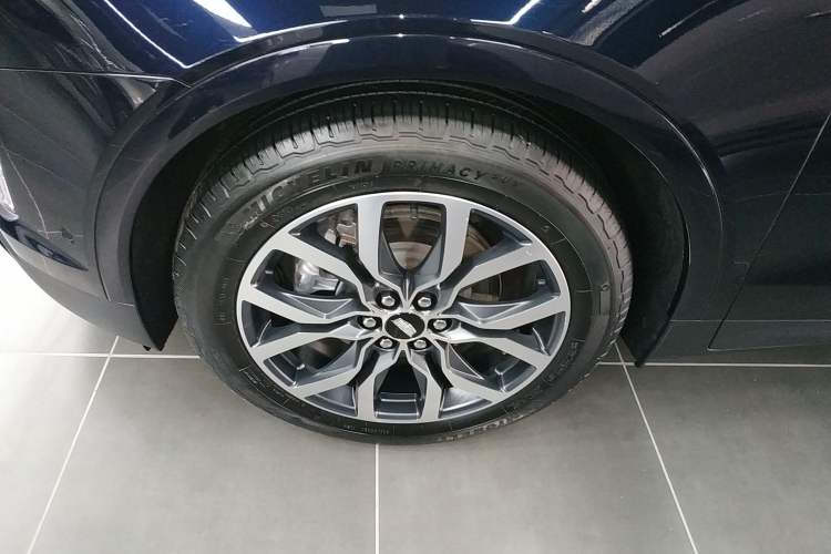 Used Cadillac XT5 2022 2.0T Four-Wheel Drive Platinum Edition Left Front Wheel Hub