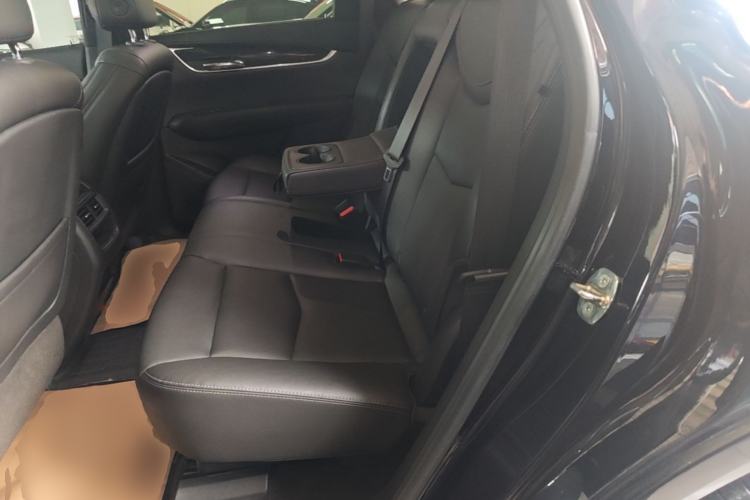 Used Cadillac XT5 2022 2.0T Two-Wheel Drive Luxury Version Left Rear Seat