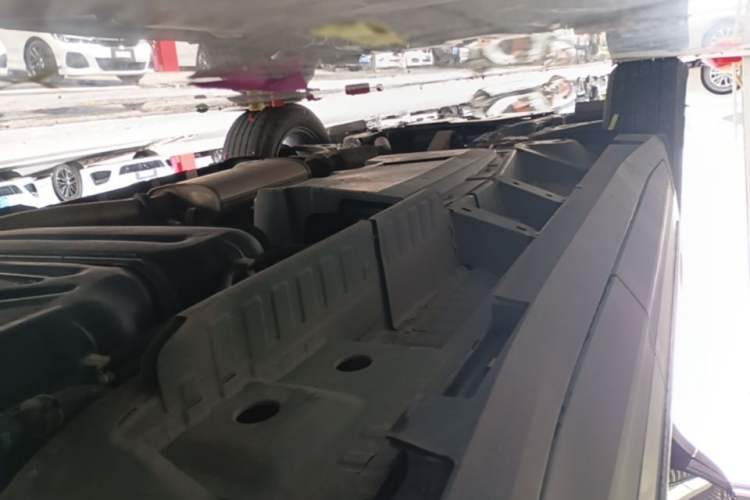 Used Cadillac XT5 2022 2.0T Two-Wheel Drive Luxury Version Left Side Sill