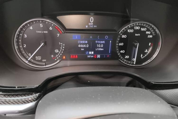 Used Cadillac XT5 2022 2.0T Four-Wheel Drive Premium Edition Odometer Close Up