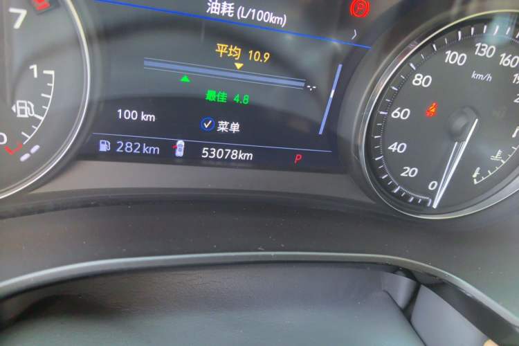 Used Cadillac XT5 2022 2.0T Four-Wheel Drive Platinum Edition Odometer Close Up