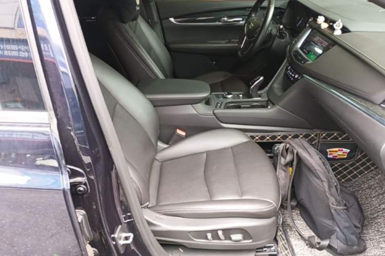 Used Cadillac XT5 2022 2.0T Two-Wheel Drive Luxury Version Right Front Seat