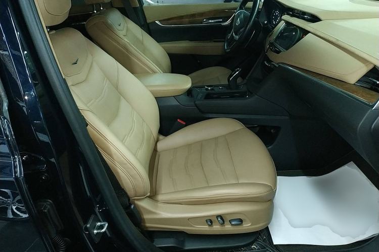 Used Cadillac XT5 2022 2.0T Four-Wheel Drive Platinum Edition Right Front Seat