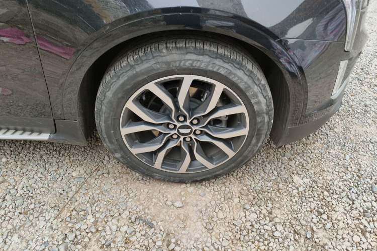 Used Cadillac XT5 2022 2.0T Four-Wheel Drive Premium Edition Right Front Wheel Hub