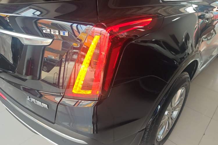 Used Cadillac XT5 2022 2.0T Two-Wheel Drive Luxury Version Right Rear Taillight