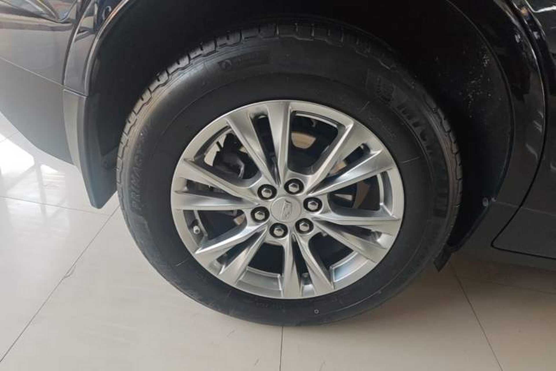 Used Cadillac XT5 2022 2.0T Two-Wheel Drive Luxury Version Right Rear Wheel Hub