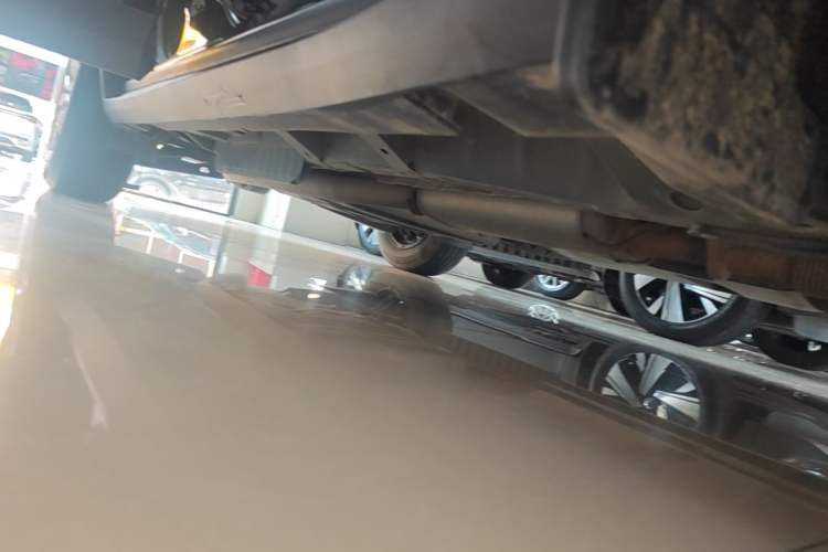 Used Cadillac XT5 2022 2.0T Two-Wheel Drive Luxury Version Right Side Sill