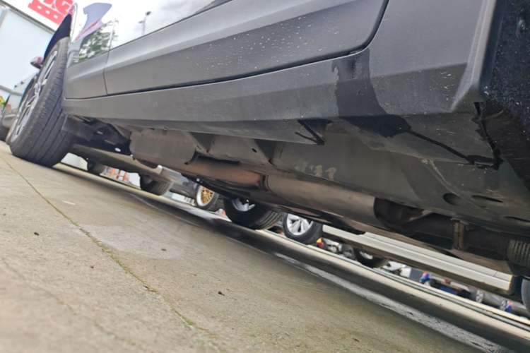 Used Cadillac XT5 2022 2.0T Four-Wheel Drive Luxury Version (Hummingbird Edition) Right Side Sill