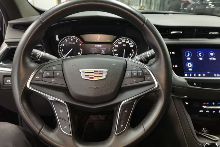 Used Cadillac XT5 2022 2.0T Two-Wheel Drive Luxury Version Steering Wheel