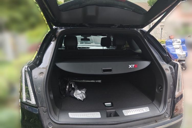 Used Cadillac XT5 2022 2.0T Four-Wheel Drive Luxury Version (Hummingbird Edition) Trunk