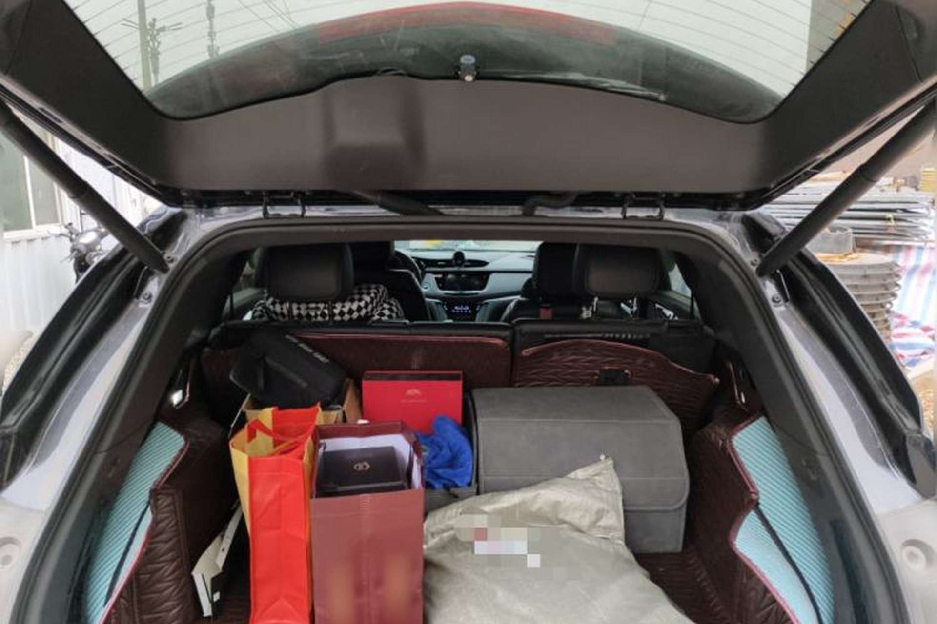 Used Cadillac XT5 2022 2.0T Four-Wheel Drive Premium Edition Trunk