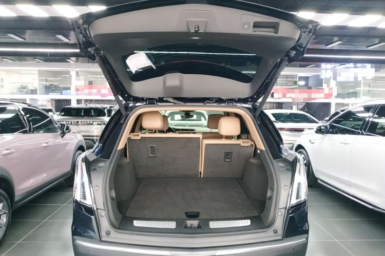 Used Cadillac XT5 2022 2.0T Four-Wheel Drive Platinum Edition Trunk