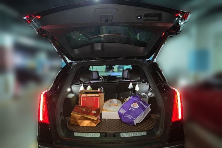 Used Cadillac XT5 2022 2.0T Two-Wheel Drive Luxury Version Trunk